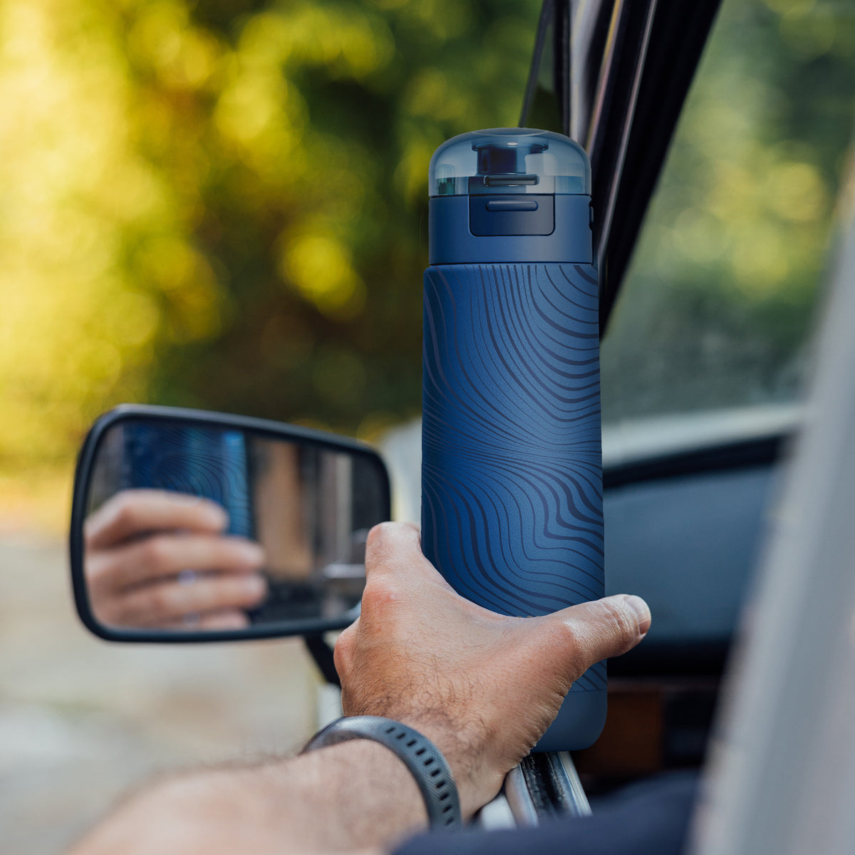 18oz Stainless Steel Sports Bottle - Blue Wavy
